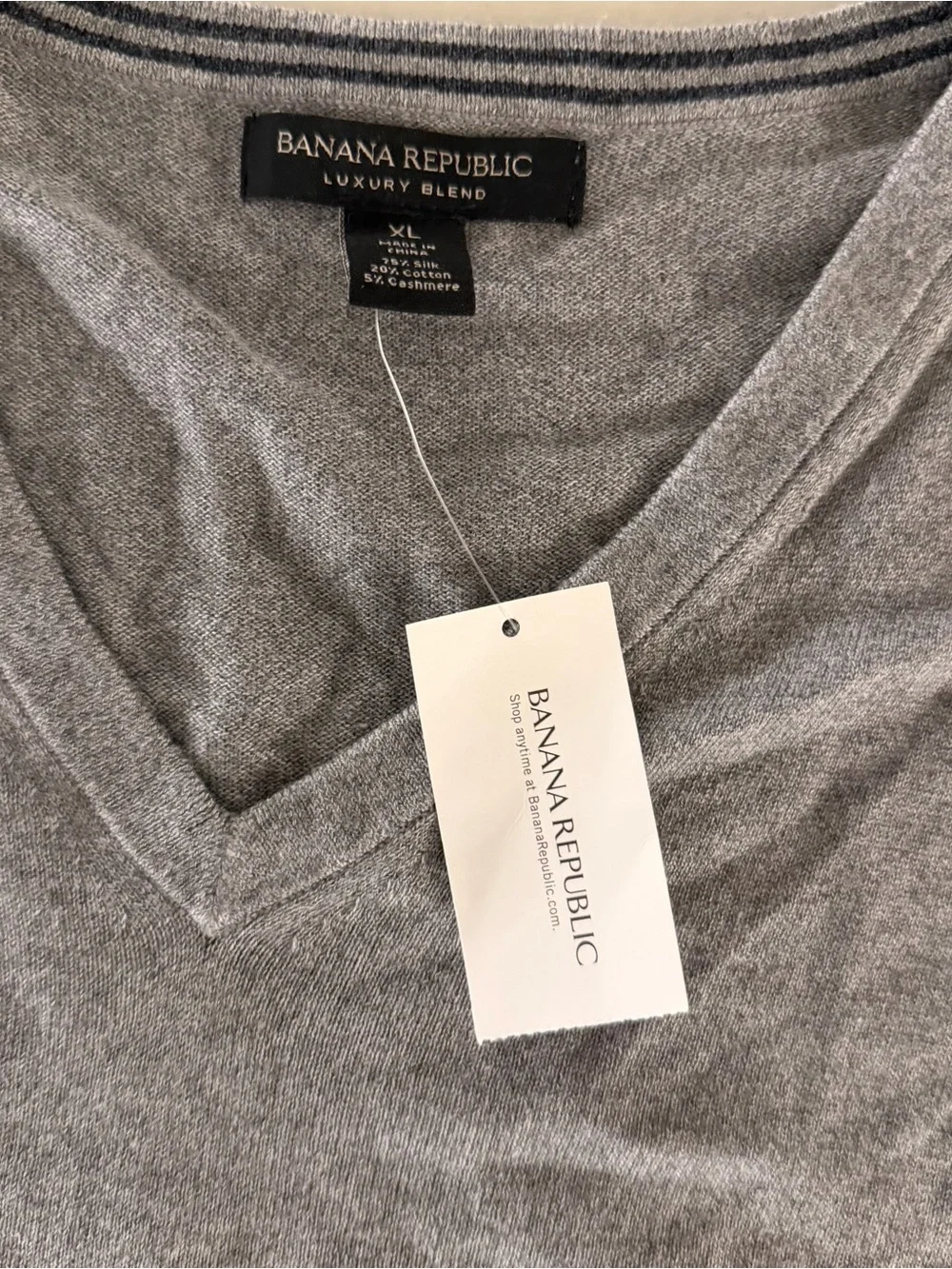 Banana Republic Mens Luxury Blend Silk Cotton Cash V-Neck Sweater Gray NWT Sz XL